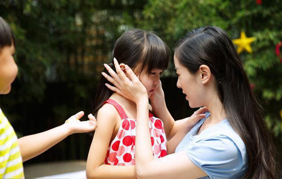 Vì được chiều từ nhỏ nên trẻ thường đe dọa cha mẹ bằng cách “khóc”. (Ảnh: ITN).