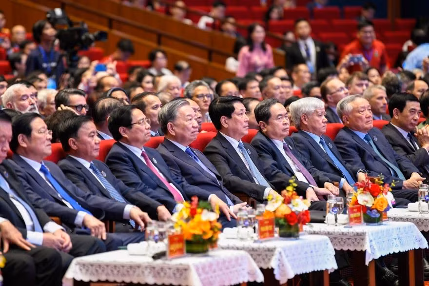 Các lãnh đạo Đảng, Nhà nước và các đại biểu dự Lễ kỷ niệm 80 năm truyền thống ngành Giáo dục và khai giảng năm học 2025-2026