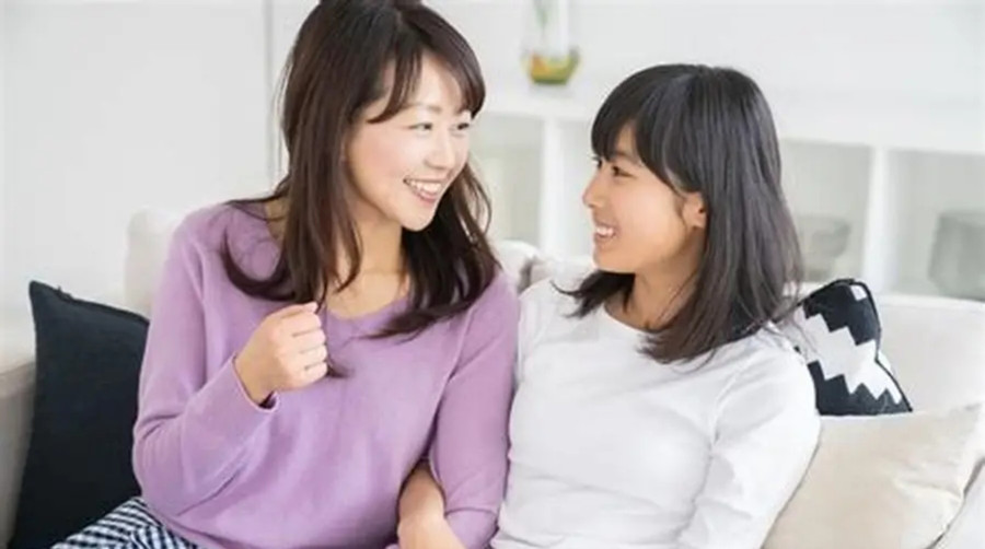 Uống nhiều bia trong thời gian dài sẽ khiến gan phải làm việc ở cường độ cao, tăng gánh nặng cho gan và dẫn đến tổn thương tế bào gan. (Ảnh: ITN)