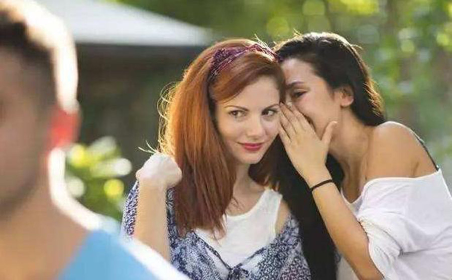 Hầu hết các chủ đề họ trò chuyện đều liên quan đến quyền riêng tư, có thể là quyền riêng tư của chính họ hoặc của người khác. (Ảnh: ITN). 2-hau-het-cac-chu-de.jpg