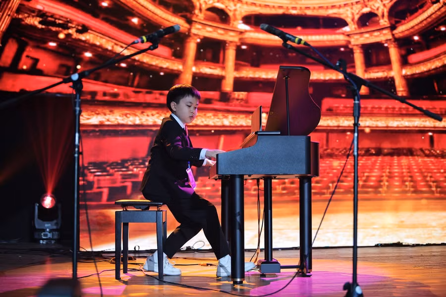 Thí sinh trình diễn tài năng trên sân khấu năm 2024