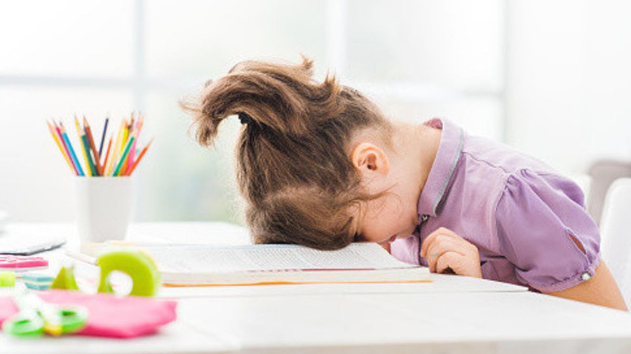 Khi những thiếu sót về kỹ năng ngày càng khó che giấu, trẻ sẽ có xu hướng trốn tránh học hỏi. (Ảnh: ITN). 2. Khi nhung thieu sot ve ky nang.jpg