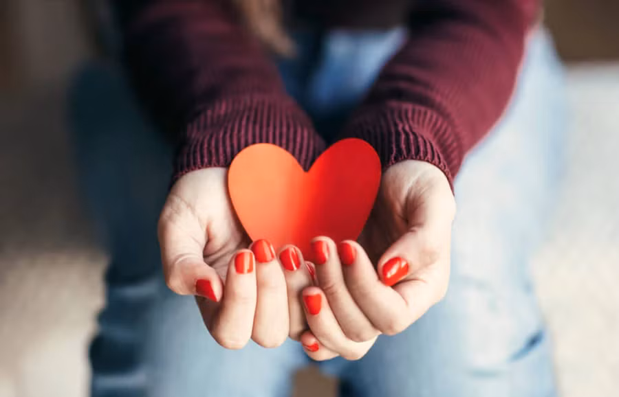 Phụ nữ có trực giác chuẩn thường rất khéo quan sát. (Ảnh: ITN)