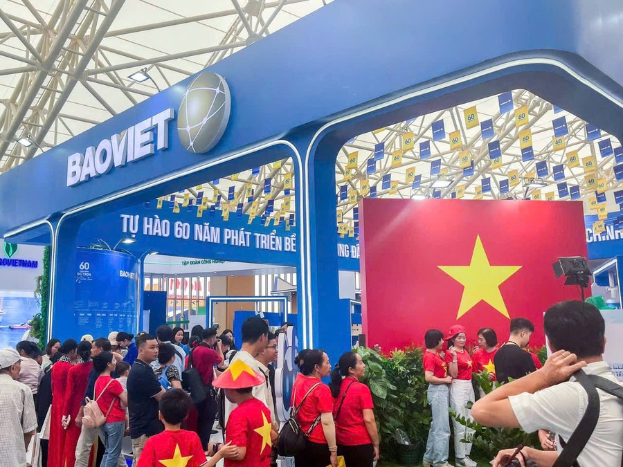 4-hoat-dong-check-in-cung-la-co-to-quoc.jpg