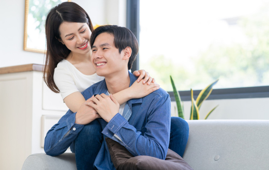 Khi đối mặt với khó khăn kinh tế, sự ủng hộ và thấu hiểu lẫn nhau giữa vợ chồng là vô cùng quan trọng. (Ảnh: ITN) 2-khi-doi-mat-voi-kho-khan.jpg