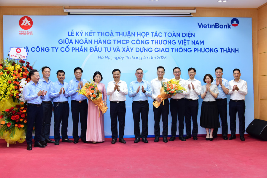 Lễ ký kết thỏa thuận hợp tác toàn diện giữa VietinBank và Phương Thành Tranconsin. anh2.jpg