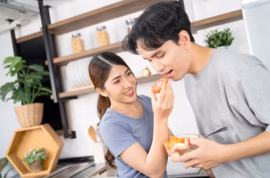 Quan niệm xã hội ảnh hưởng đến lựa chọn hôn nhân của những người đàn ông có tiền và điều kiện tốt. (Ảnh: ITN)