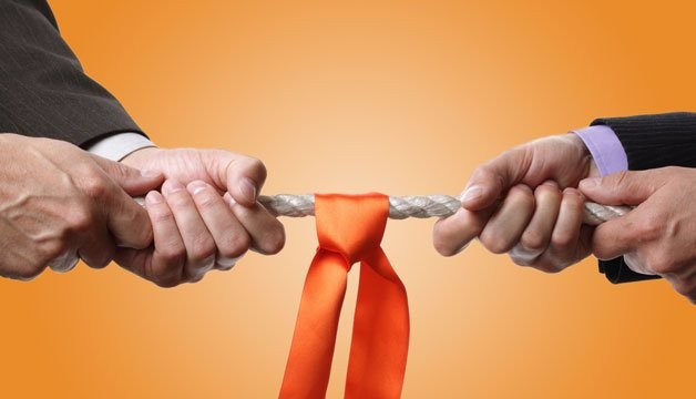 Sửu có tin vui về tiền bạc, Thân áp lực cạnh tranh ngày 12/2