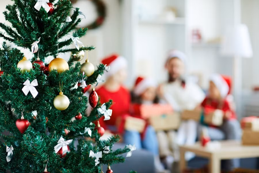 Được coi là ngày lễ của gia đình và bạn bè thân thiết. (Ảnh: ITN).