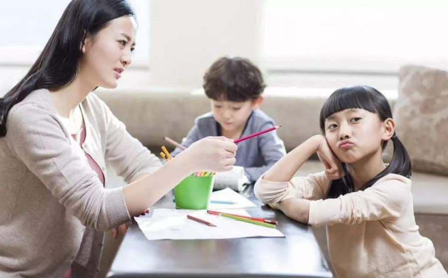 Khi trẻ có kết quả thi không tốt, phản ứng và cách xử lý của cha mẹ có ảnh hưởng sâu sắc đến sự phát triển của trẻ. (Ảnh: ITN).