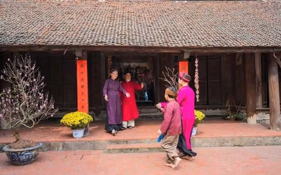 Tuổi nào đẹp xông nhà, xông đất năm Ất Tỵ 2025?