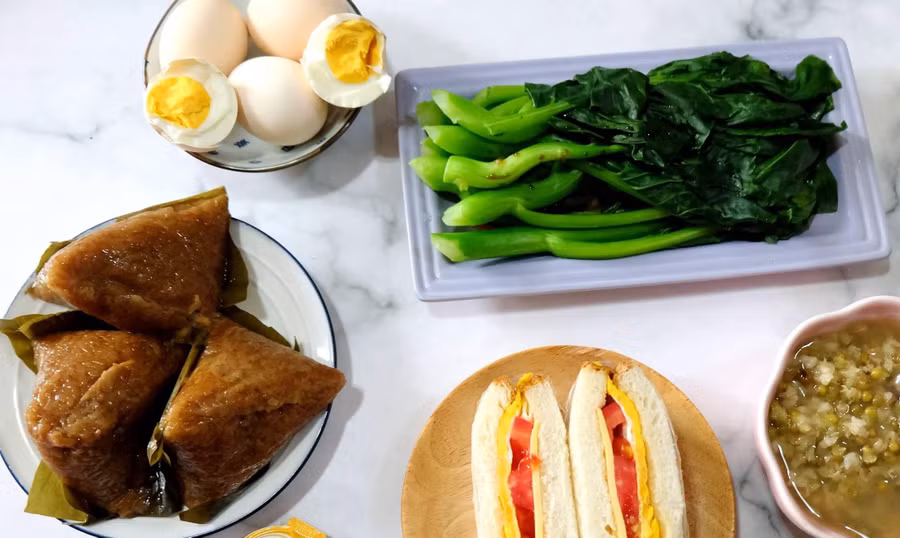 Tiêu thụ quá nhiều muối sẽ làm tăng nguy cơ mắc các bệnh như cao huyết áp, đột quỵ, bệnh tim và bệnh thận. (Ảnh: ITN)