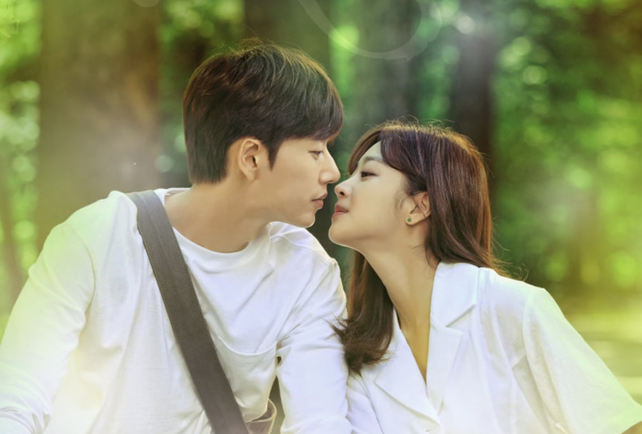 Những hành động có sự chủ động từ phía nàng sẽ giúp cả hai bên làm sâu sắc thêm mối liên hệ tình cảm trong bầu không khí thoải mái và vui vẻ. (Ảnh: ITN). 2-nhung-hanh-dong.jpg