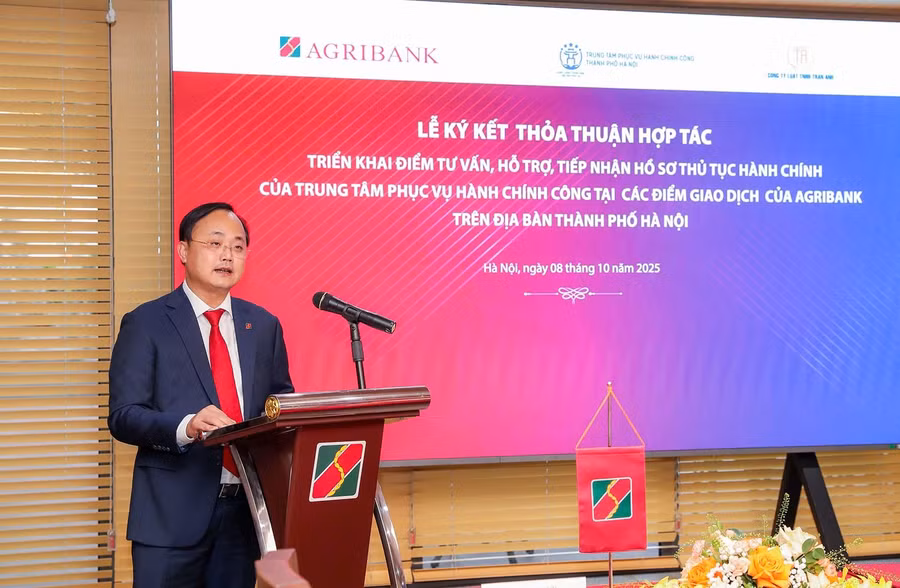 Ông Tô Huy Vũ, Chủ tịch Hội đồng thành viên Agribank phát biểu tại lễ ký kết.