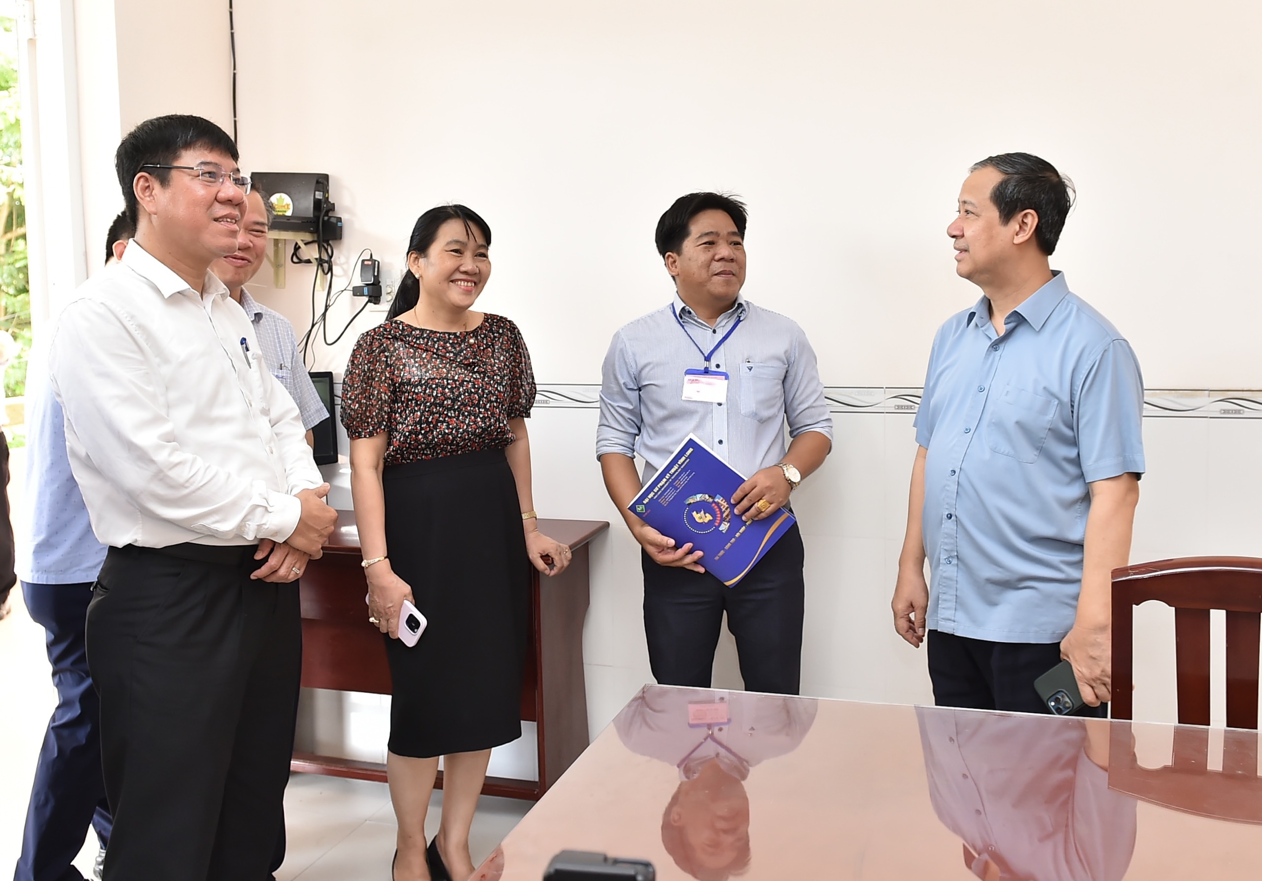 Kiểm tra khu vực chứa đề thi, bài thi. Kiểm tra khu vực chứa đề thi, bài thi.