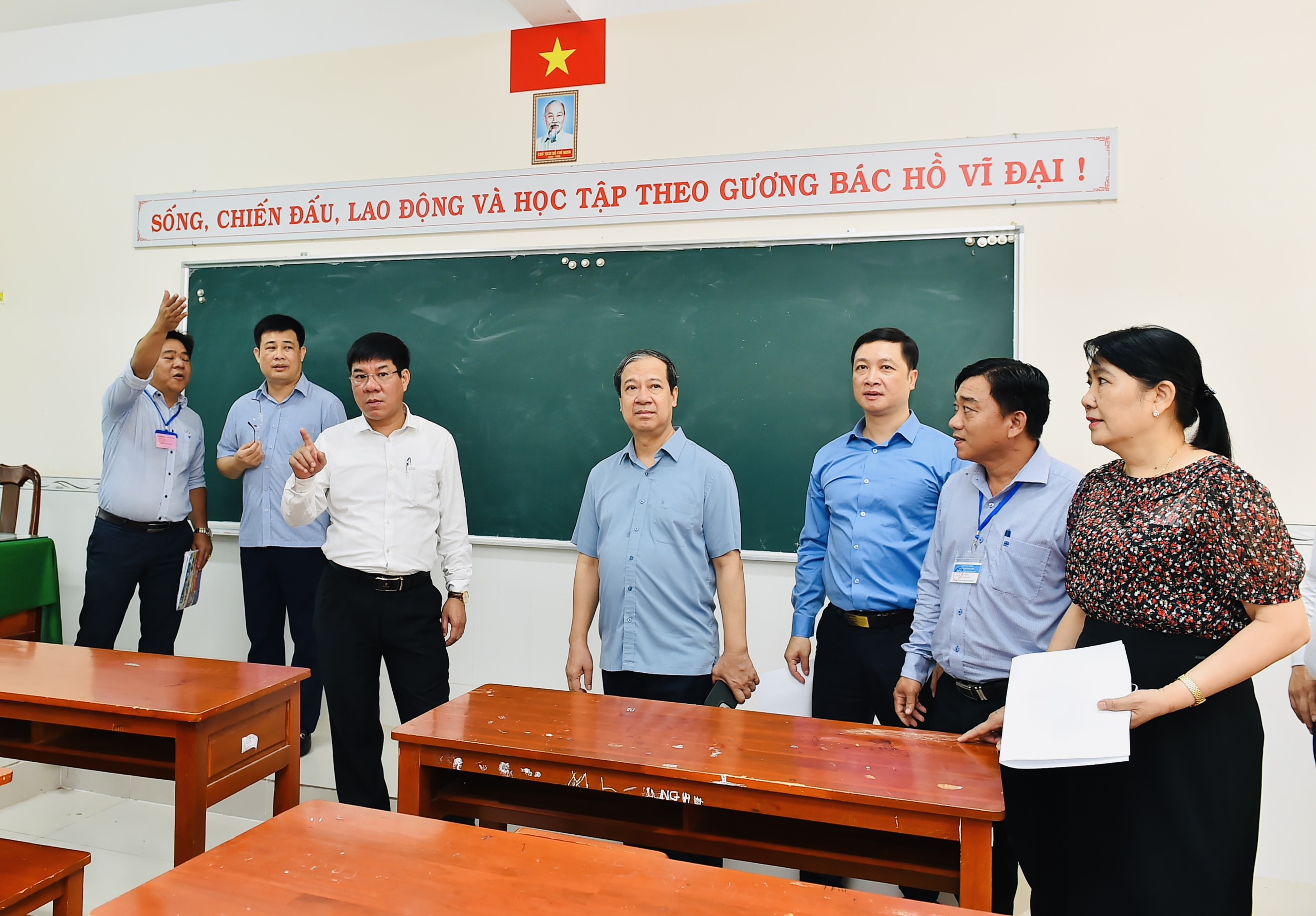 Đoàn công tác kiểm tra phòng thi tại Trường THPT Vị Thanh. Đoàn công tác kiểm tra phòng thi tại Trường THPT Vị Thanh.
