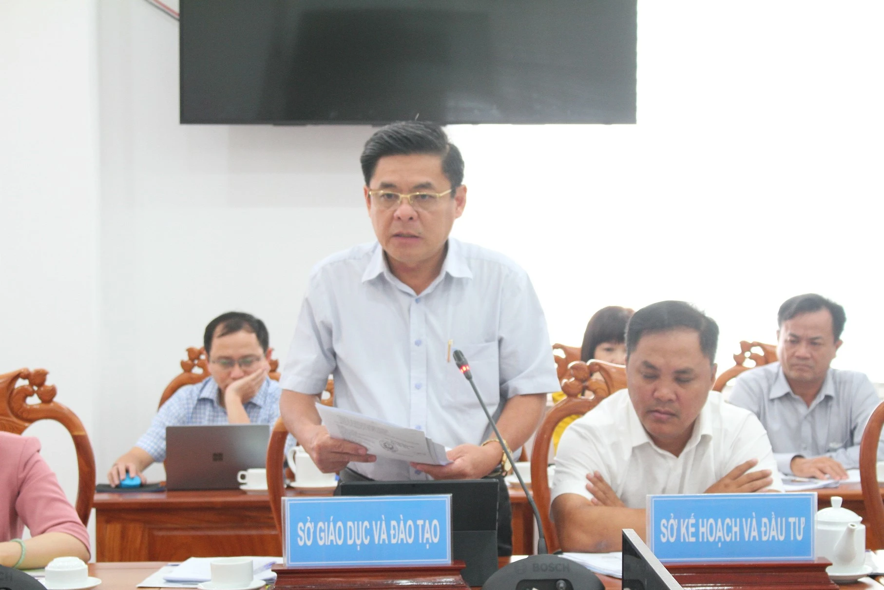 Ông Châu Tuấn Hồng, Giám đốc Sở GD&amp;ĐT phát biểu tại buổi làm việc.