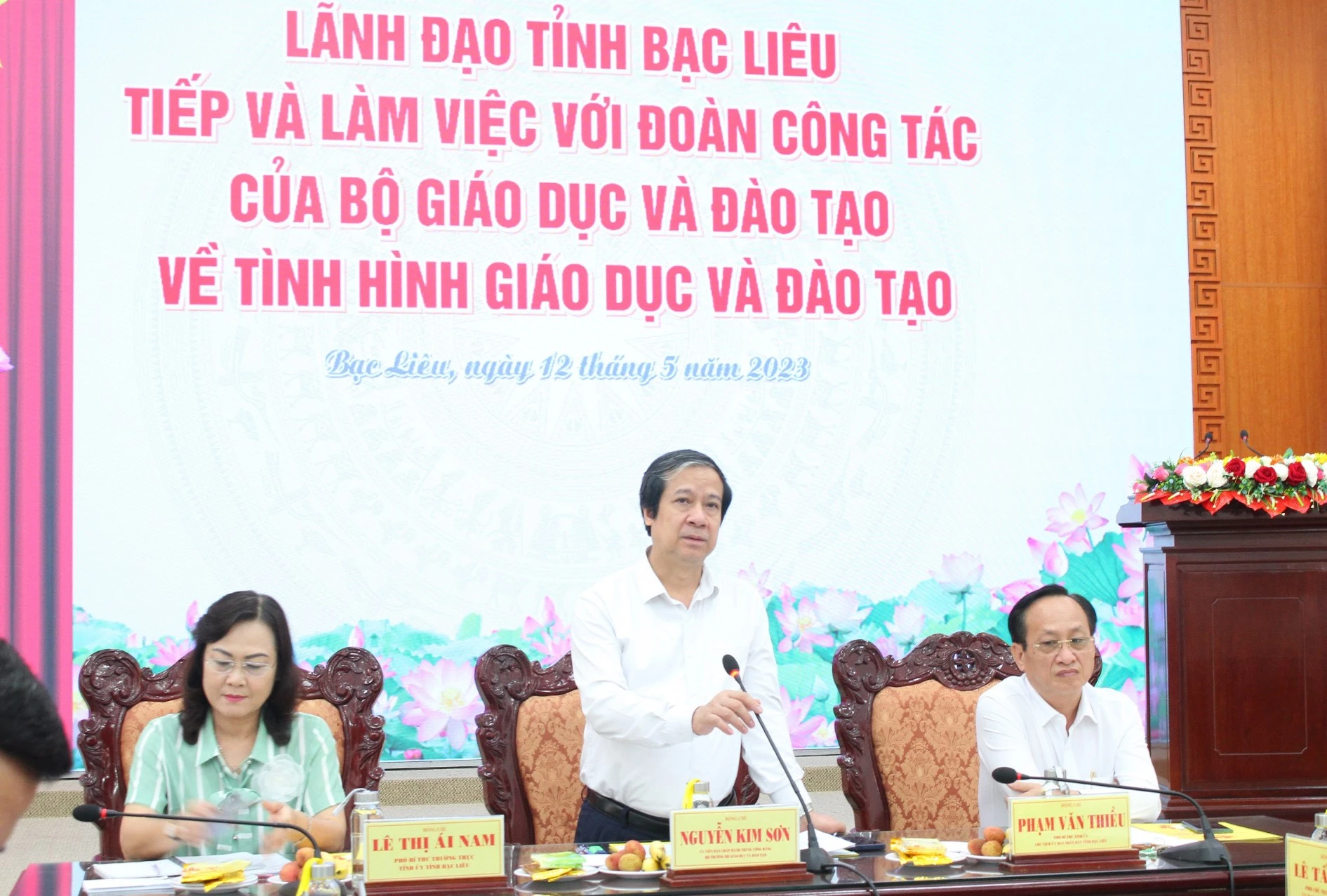 Bộ trưởng Nguyễn Kim Sơn phát biểu kết luận buổi làm việc.