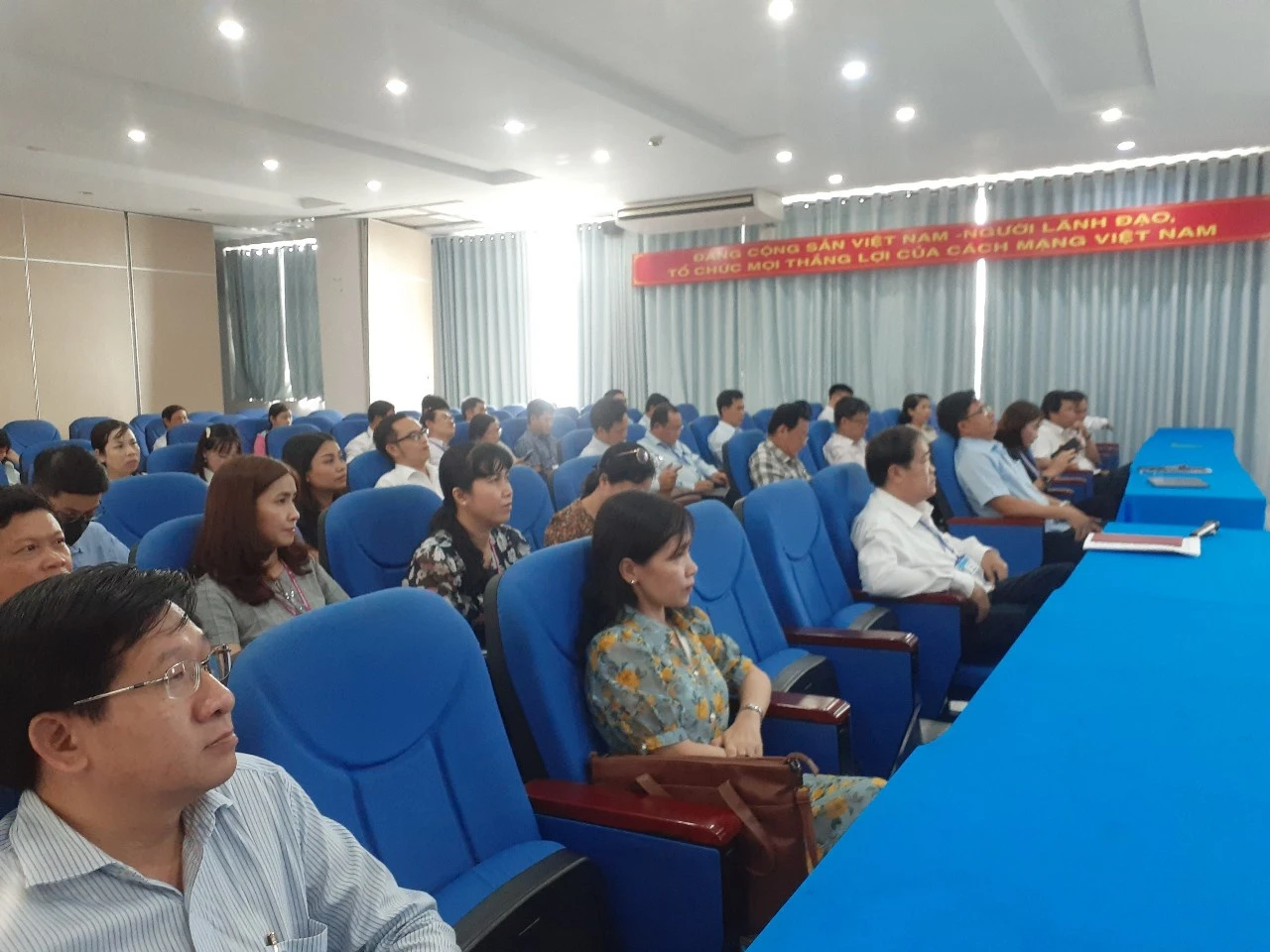 Đại biểu tham dự chương trình tại điểm cầu Trường ĐH Cần Thơ.