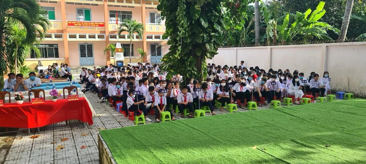 HS Trường THCS-THPT Kiên Hải (Kiên Giang) tại lễ khai giảng sáng 5/9.