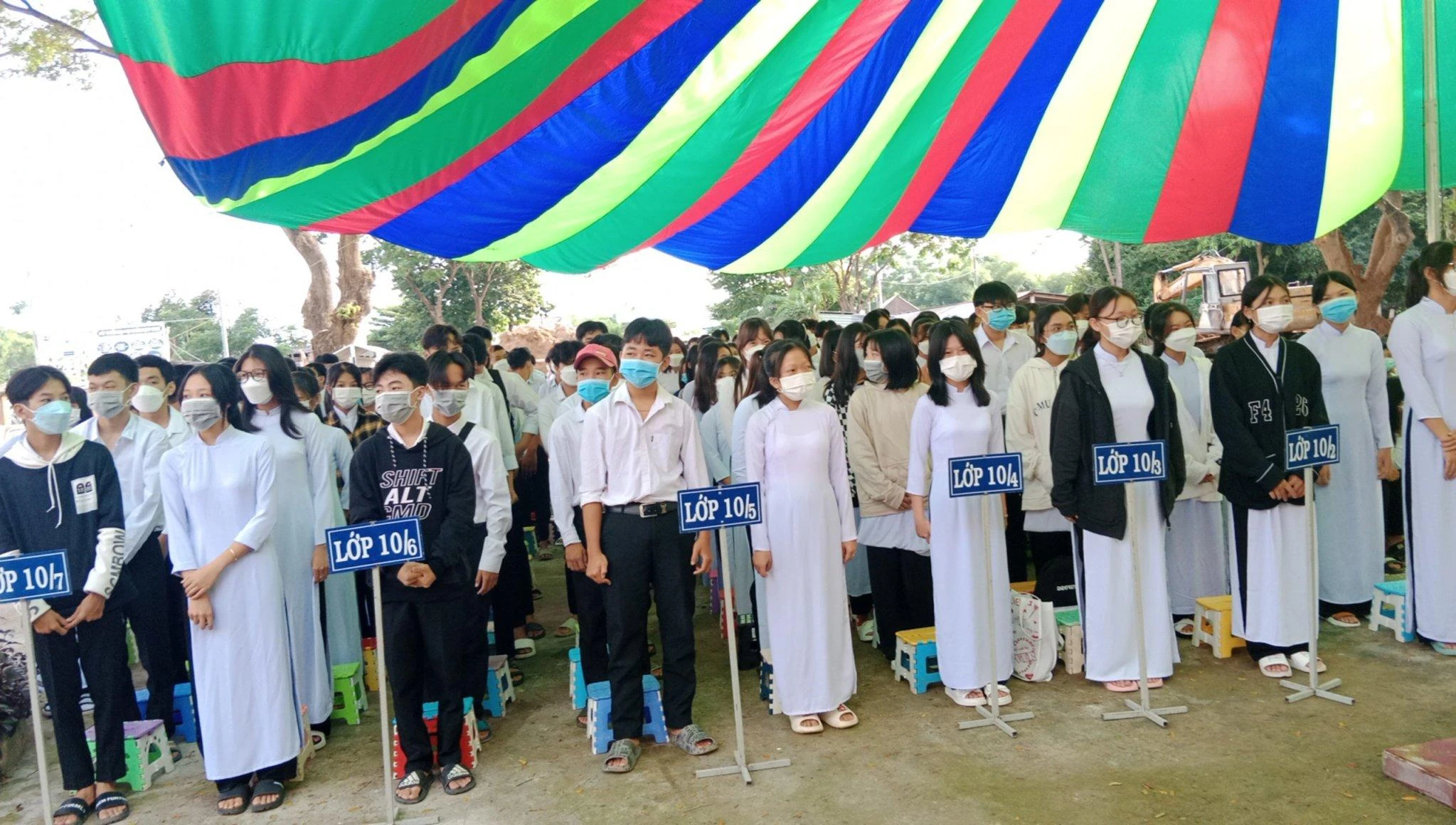 HS Trà Vinh hân hoan ngày khai giảng. Ảnh: Sa Quên.