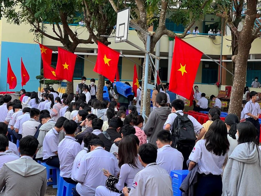 Không khí khai giảng sáng 5/9 tại tỉnh Sóc Trăng.