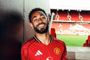 Man Utd công bố ‘bom tấn’ đầu tiên hè 2025