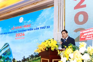 PGS.TS Vũ Đình Hùng – Chủ tịch Hội Thấp khớp học TPHCM phát biểu khai mạc Hội nghị.