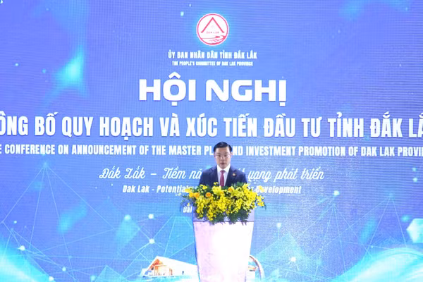 Ông Đỗ Hữu Huy, Chủ tịch UBND tỉnh Đắk Lắk phát biểu tại Hội nghị. (Ảnh: TH)