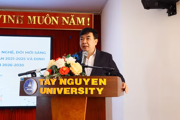 PGS.TS Lê Đức Niêm – Phó Hiệu trưởng nhà trường đánh giá tổng kết hoạt động nghiên cứu khoa học giai đoạn 2021-2025.