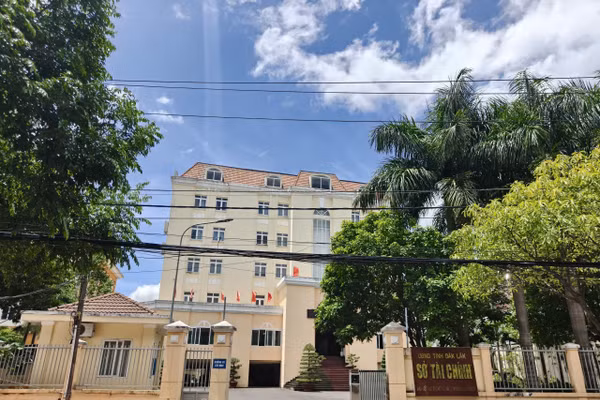 Sở Tài chính Đắk Lắk đang rà soát, tham mưu phương án xử lý khoản phụ cấp bị chi thiếu cho giáo viên. (Ảnh: Thế Hùng)