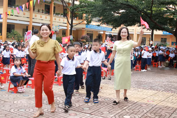 Đội ngũ giáo viên Đắk Lắk nỗ lực xây dựng môi trường giáo dục an toàn, phát triển. (Ảnh: Thành Tâm)
