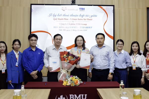 Lễ ký kết thỏa thuận giữa BHF và TTH Group. (Ảnh: NT)