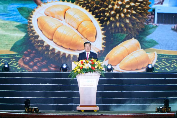 Ông Đỗ Hữu Huy, Chủ tịch UBND tỉnh Đắk Lắk khai mạc Lễ hội sầu riêng 2026.