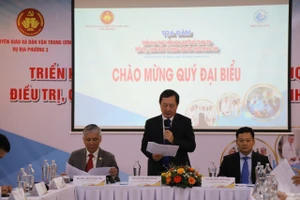 Đại biểu dự tọa đàm "Triển khai thực hiện Nghị quyết 72-NQ/TW: Điều trị, chăm sóc và nâng cao sức khỏe nhân dân".