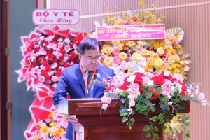 PGS.TS.BS Ngô Quốc Đạt – Hiệu trưởng Trường Đại học Y Dược TPHCM phát biểu tại sự kiện.