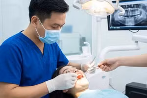 Hành nghề không đăng ký, quảng cáo thiếu nội dung chuyên môn và hàng loạt sai phạm tại một số nha khoa ở TPHCM. (Ảnh minh họa)