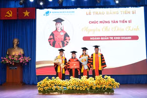 Lễ Trao bằng tiến sĩ và thạc sĩ năm 2024 của Trường ĐH Mở TPHCM. 