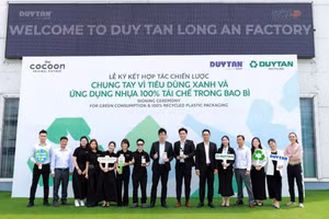 Lễ ký kết được tổ chức tại nhà máy của Nhựa Duy Tân tại KCN Tân Đô (xã Đức Hòa, Tây Ninh).