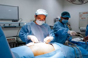 Ca phẫu thuật kéo dài 5 tiếng. (Ảnh: BVCC)