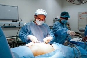 Ca phẫu thuật kéo dài 5 tiếng. (Ảnh: BVCC)