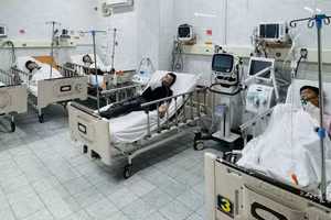 Các bệnh nhân đang điều trị tại Bệnh viện Nguyễn Tri Phương. (Ảnh: BVCC)
