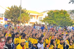 Hơn 500 trẻ em ở Tây Ninh được khám bệnh miễn phí.