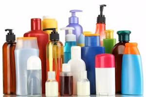 Nhiều mỹ phẩm không rõ nguồn gốc buộc thu hồi, tiêu hủy. (Ảnh minh họa)