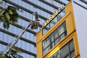 Phòng Cảnh sát PCCC và CNCH, Công an TPHCM điều động phương tiện chuyên dụng, cán bộ chiến sĩ đến hiện trường một vụ cháy ở TPHCM.