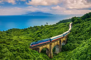 Ngành Đường sắt tăng tải cho các tuyến khu đoạn phía Nam phục vụ nhu cầu cho người dân về quê đón Tết. 