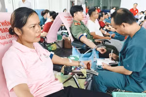 Hiến máu nhân đạo là một nghĩa cử cao đẹp.