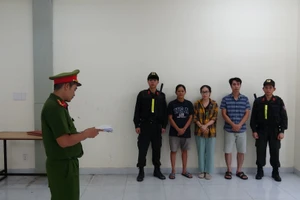 Oanh, Hòa, Vinh bị khởi tố về tội “Sản xuất, mua bán trái phép chất độc”.