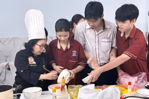 Một buổi thực hành của sinh viên Trường Trung cấp Nguyễn Tất Thành.