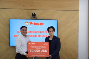 Ông Ngô Minh Hải - Bí thư Thành Đoàn TPHCM và ca sĩ Hà Anh Tuấn. 